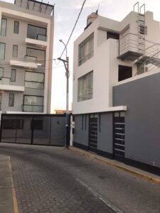 Alquiler de habitación / cuarto o oficina en Víctor Andrés Belaúnde, Yanahuara - Arequipa